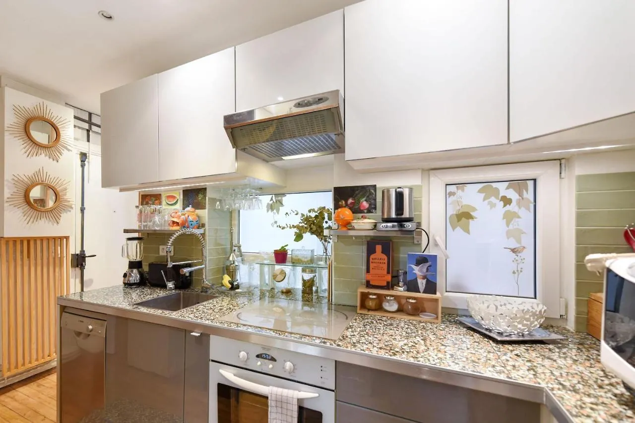 Beautiful Flat Close To Montmartre In Paris - Welkeys Apartment